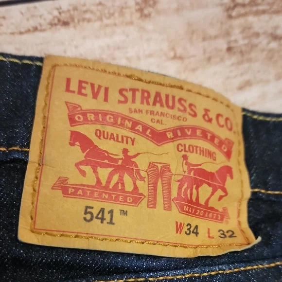 Levi's Men's Dark Denim Skinny Jeans - Picture 4 of 4